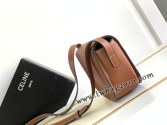 Celine專櫃23s早春系列CUIR FOLCO TRIOMPHE光滑牛皮革刺繡手袋 賽琳FOLCO刺繡馬鞍包 sldj2422